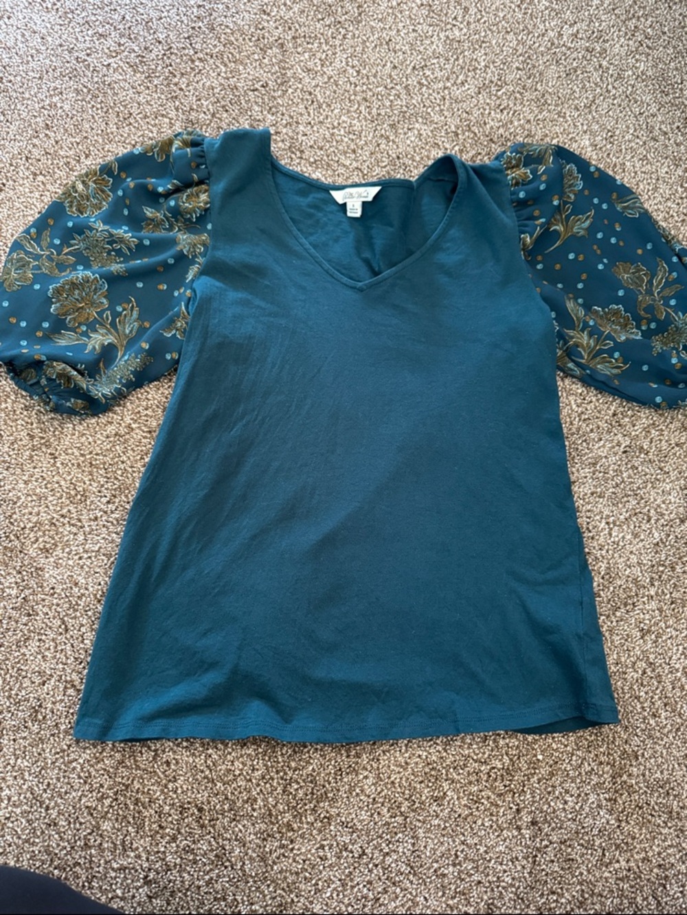 The Pioneer Woman Teal V-Neck Top with Floral Puff Sleeves